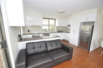 Balmain 1 Mont Furnished Apartment - Accommodation Coffs Harbour 5