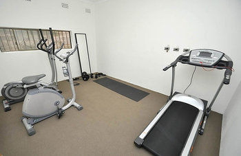 Balmain 1 Mont Furnished Apartment - Accommodation Coffs Harbour 6