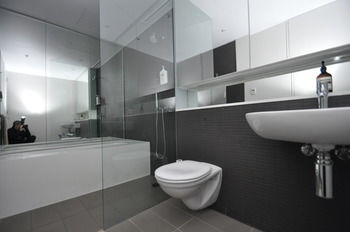Camperdown 908 St Furnished Apartment - Accommodation Coffs Harbour 4