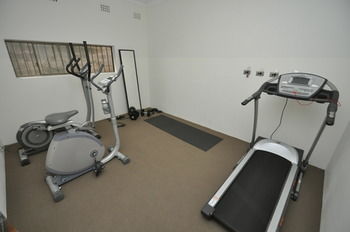 Balmain 2 Mont Furnished Apartment - Accommodation Coffs Harbour 1