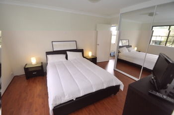 Balmain 2 Mont Furnished Apartment - Accommodation Coffs Harbour 6