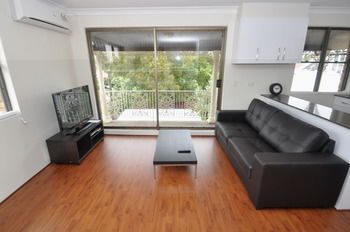 Balmain 2 Mont Furnished Apartment - Accommodation Coffs Harbour 7