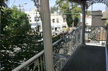 Balmain 2 Mont Furnished Apartment - Accommodation Coffs Harbour 8