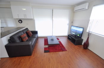 Balmain 2 Mont Furnished Apartment - Accommodation Coffs Harbour 9