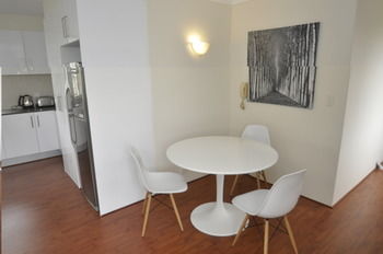 Balmain 2 Mont Furnished Apartment - Accommodation Coffs Harbour 10