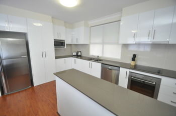 Balmain 2 Mont Furnished Apartment - Accommodation Coffs Harbour 12