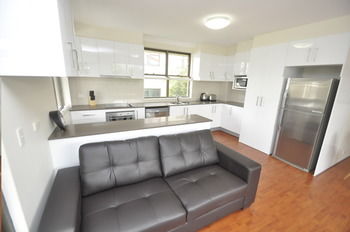 Balmain 2 Mont Furnished Apartment - Accommodation Coffs Harbour 14