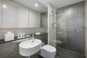 Meriton Serviced Apartments North Sydney - Accommodation Coffs Harbour 5