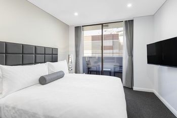 Meriton Serviced Apartments North Sydney - Accommodation Coffs Harbour 10