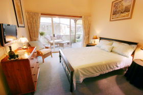 B & B At Winterbrook - Accommodation Coffs Harbour 0