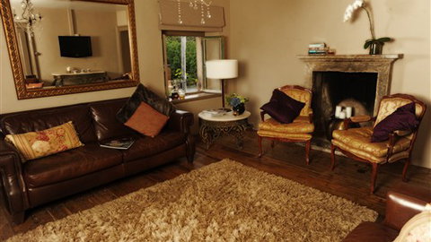 Villa Parma At Peppers Mineral Springs Hotel - Accommodation Coffs Harbour 3