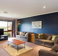 Raydon Court - Accommodation Coffs Harbour