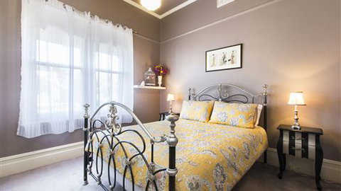 Avalon Guesthouse - Accommodation Coffs Harbour 2