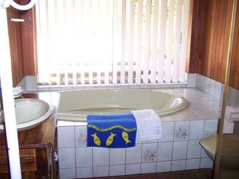 Bott's Beach Retreat - Accommodation Coffs Harbour 3