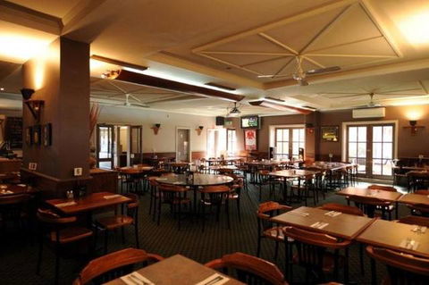 Caledonian Hotel Motel Echuca - Accommodation Coffs Harbour 2