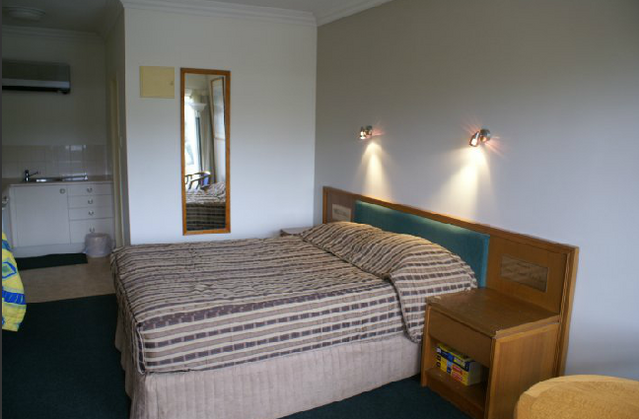 Coopers Colonial Motel - Accommodation Coffs Harbour
