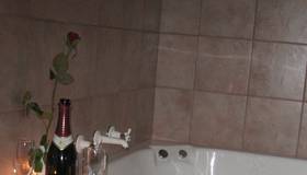 Deniliquin Coach House Hotel-Motel - Accommodation Coffs Harbour 2