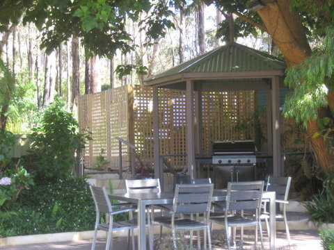 Edge Of The Forest Motel And Cottage - Accommodation Coffs Harbour 0