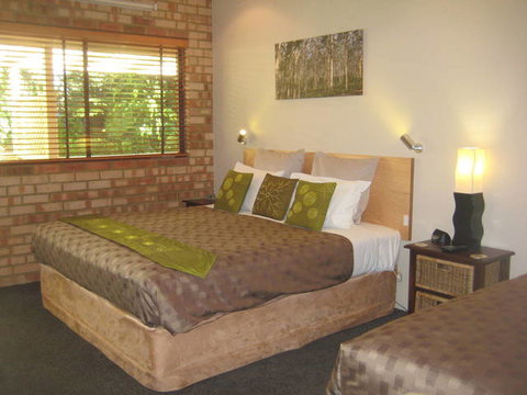 Edge Of The Forest Motel And Cottage - Accommodation Coffs Harbour 3
