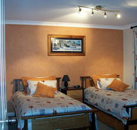 Elm Cottage - Tumut - Accommodation Coffs Harbour