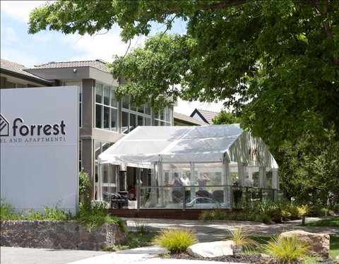 Forrest Hotel & Apartments - Accommodation Coffs Harbour 1