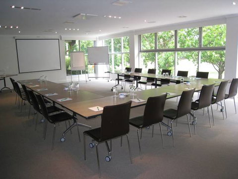 Forrest Hotel & Apartments - Accommodation Coffs Harbour 3