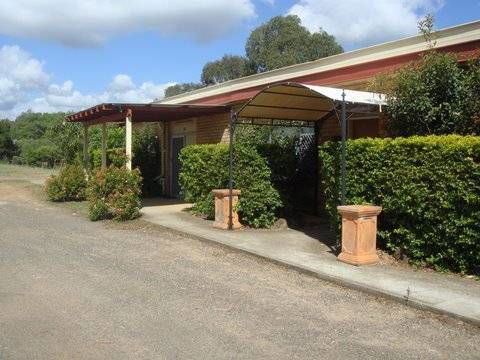 Hilldrop Motor Inn - Accommodation Coffs Harbour 2