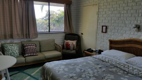 Holland Park Motel - Accommodation Coffs Harbour 1