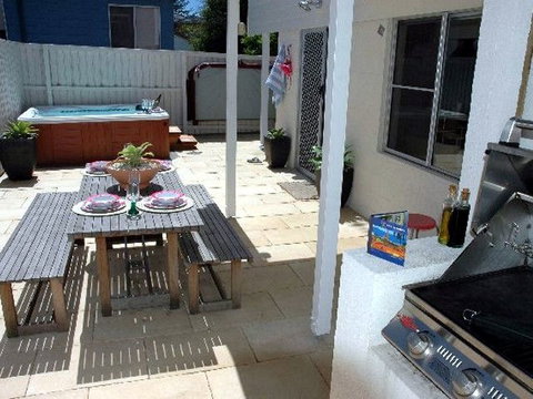 Joylaine Beach House - Accommodation Coffs Harbour 3
