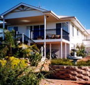 Lovering's Beach Houses - The Whitehouse Emu Bay - Accommodation Coffs Harbour
