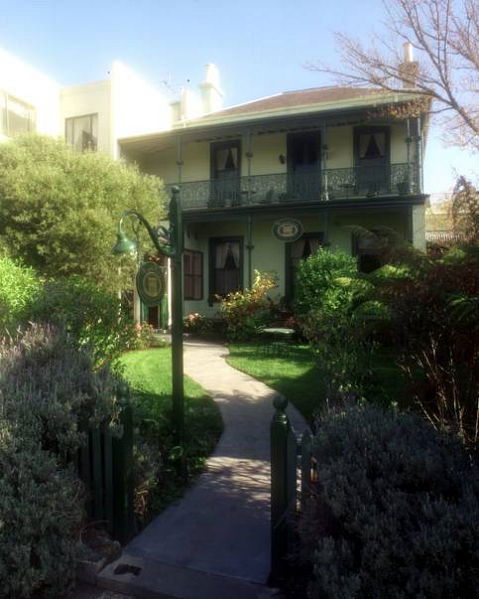 Magnolia Court Boutique Hotel - Accommodation Coffs Harbour 1