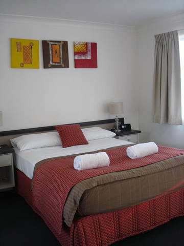 Oakey Motor Inn - Accommodation Coffs Harbour 1