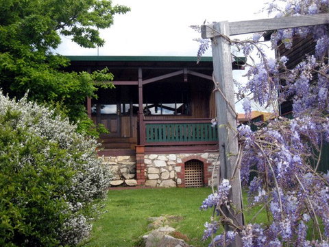 Pemberton Old Picture Theatre Holiday Apts - Accommodation Coffs Harbour 1