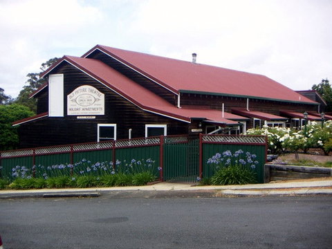 Pemberton Old Picture Theatre Holiday Apts - Accommodation Coffs Harbour 2
