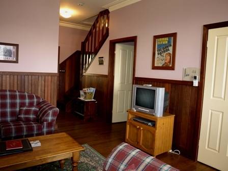 Pemberton Old Picture Theatre Holiday Apts - Accommodation Coffs Harbour 4