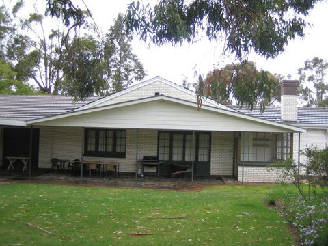 Pinkerton Hill (Naracoorte Cottages) - Accommodation Coffs Harbour 1