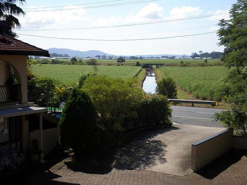 Poinciana Motel - Accommodation Coffs Harbour 0