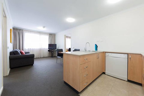 Premier Hotel & Apartments - Accommodation Coffs Harbour 1