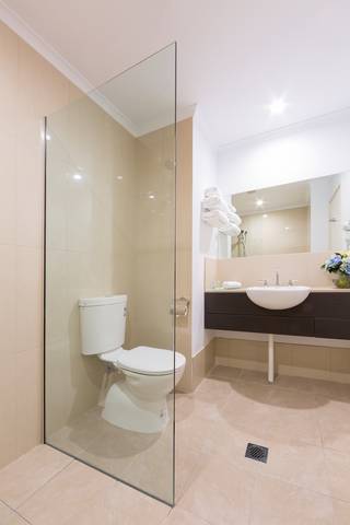Premier Hotel & Apartments - Accommodation Coffs Harbour 2