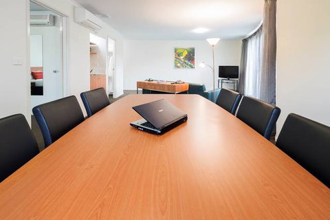 Premier Hotel & Apartments - Accommodation Coffs Harbour 5