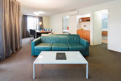 Premier Hotel & Apartments - Accommodation Coffs Harbour 12