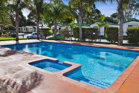 Sandhurst Motel - Accommodation Coffs Harbour 2