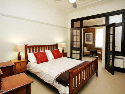 The Bank Guesthouse - Accommodation Coffs Harbour 0