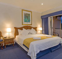 Tinaroo Lake Resort - Holiday Apartments - Accommodation Coffs Harbour