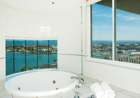 The Emerald Surfers Paradise - Accommodation Coffs Harbour 8
