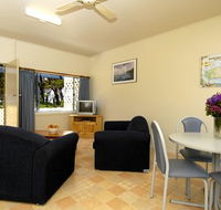 Island Coastal Units - Accommodation Coffs Harbour