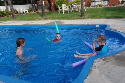 Federation Motor Inn - Accommodation Coffs Harbour 1