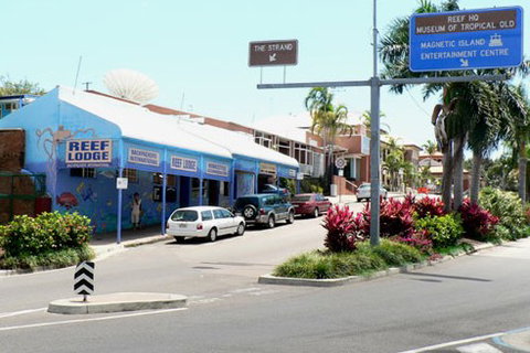 Reef Lodge Backpackers - Accommodation Coffs Harbour 0