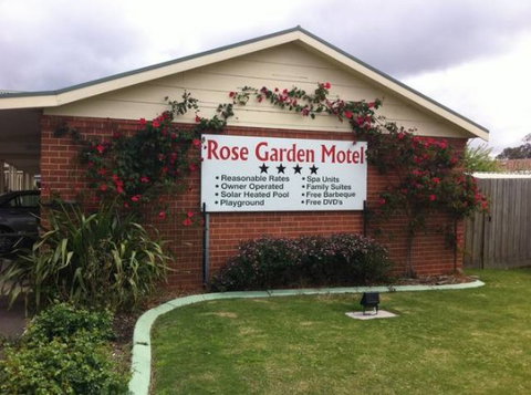 Rose Garden Motel - Accommodation Coffs Harbour 2