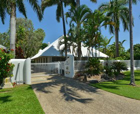 Serenity Port Douglas: Luxury Beachfront - Accommodation Coffs Harbour 0